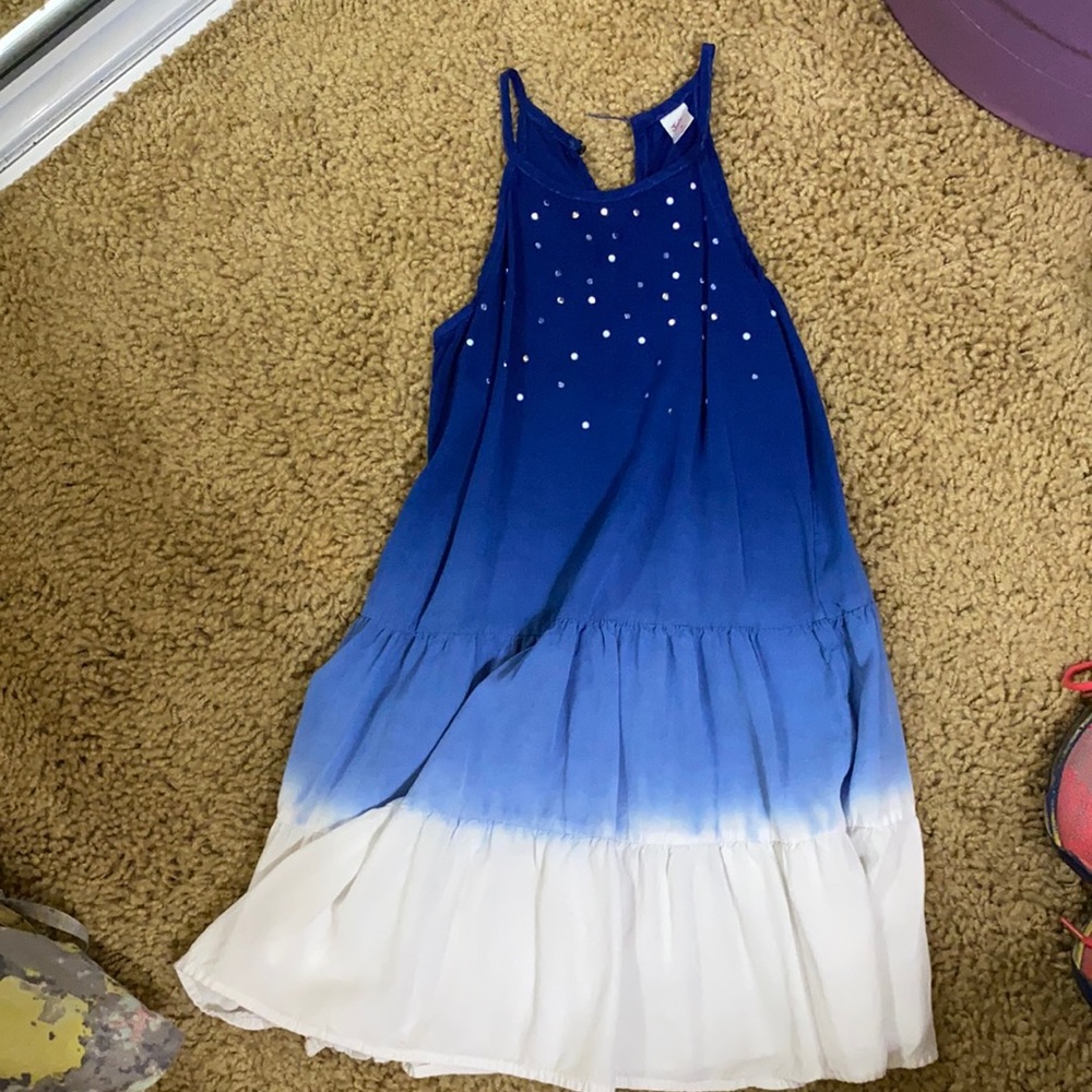 Lot of 4 dresses, very gently used.  Small, 6/7